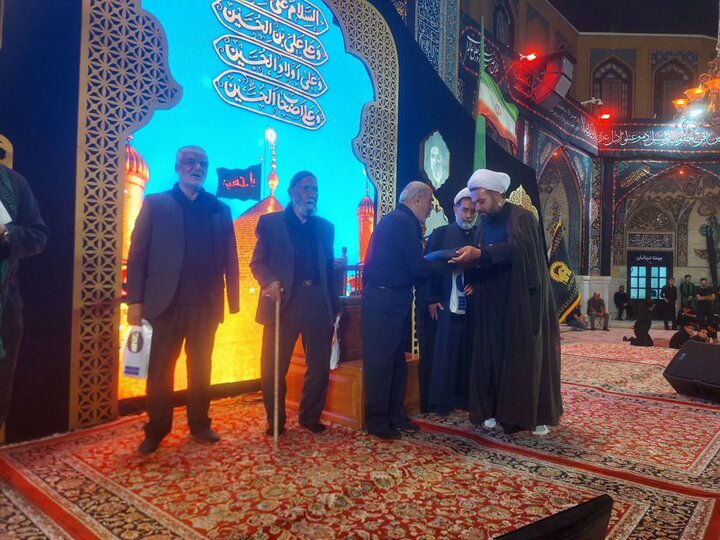 تصاویر / تجلیل از پیر غلامان قزوین توسط امام جمعه شهر اقبالیه قزوین