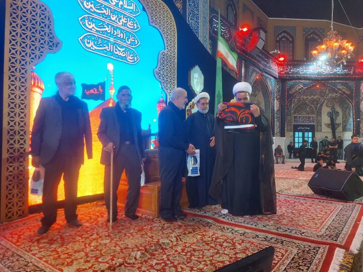 تصاویر / تجلیل از پیر غلامان قزوین توسط امام جمعه شهر اقبالیه قزوین