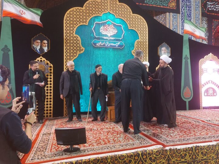 تصاویر / تجلیل از پیر غلامان قزوین توسط امام جمعه شهر اقبالیه قزوین