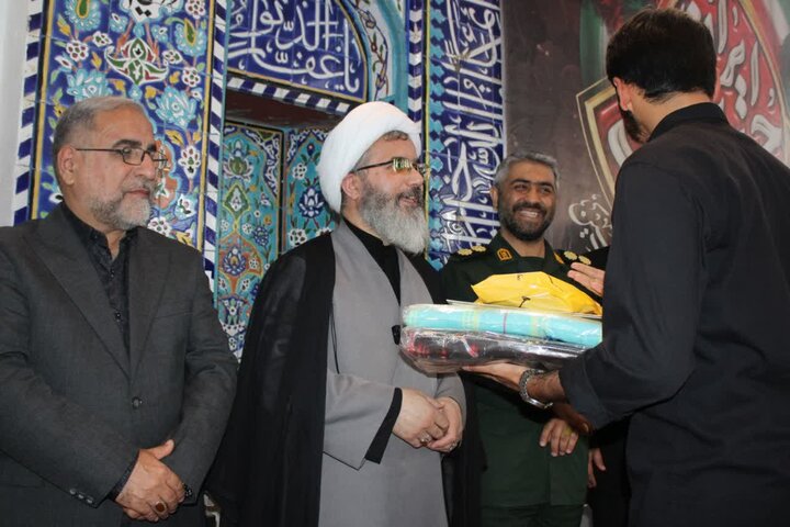 تصاویر/ تجلیل از برگزیدگان قرآنی در شهرستان آمل