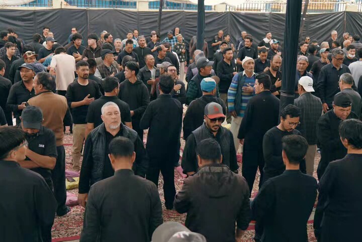 تصاویر/ حال‌وهوای حسینی در کرگل؛ اجتماع پرشور عزاداران در حسینی پارک