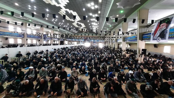 تصاویر/اقامه نماز عبادی سیاسی جمعه در خمین