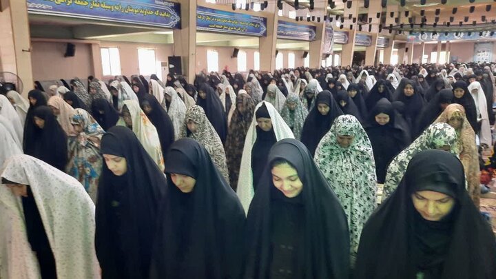 تصاویر/اقامه نماز عبادی سیاسی جمعه در خمین
