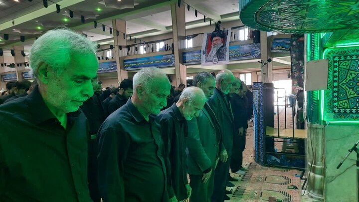 تصاویر/اقامه نماز عبادی سیاسی جمعه در خمین