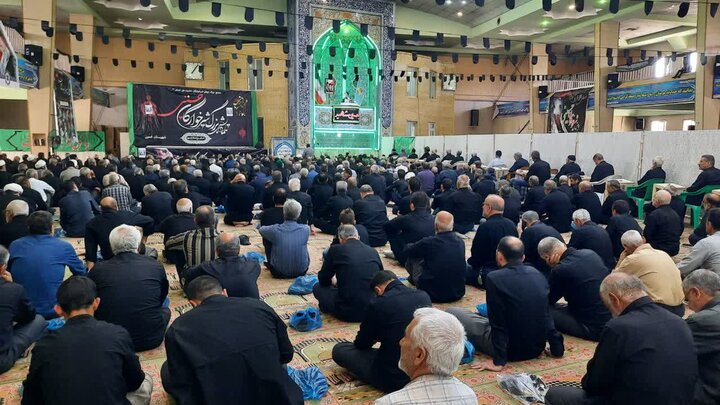 تصاویر/اقامه نماز عبادی سیاسی جمعه در خمین