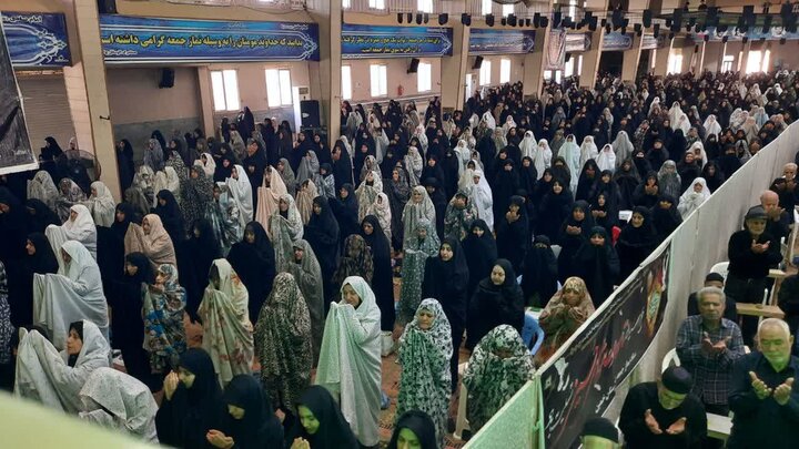 تصاویر/اقامه نماز عبادی سیاسی جمعه در خمین