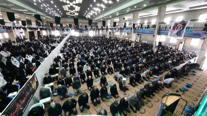تصاویر/اقامه نماز عبادی سیاسی جمعه در خمین