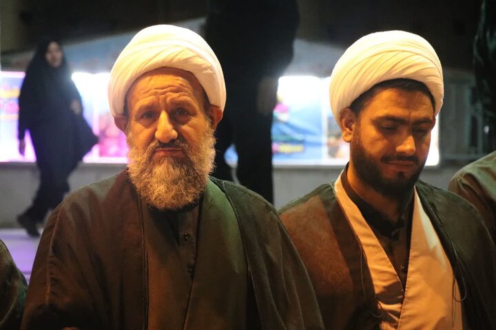 تصاویر/ تداوم حضور شبانه مردم قرچک در خیابان