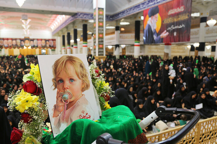 مرقد السيدة فاطمة المعصومة (عليها السلام) يشهد إقامة مراسم اليوم العالمي للطفل الرضيع