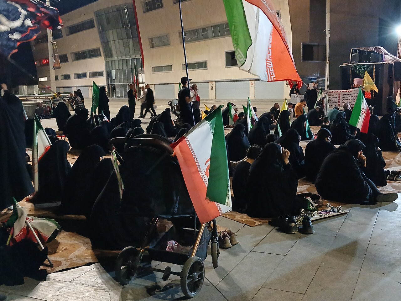 مراسم دهه اول محرم با محوریت روضه، حماسه و معرفت در میدان شهدای مشهد