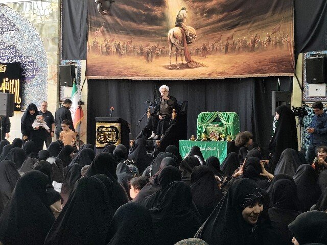 ملت ایران به برکت امام حسین (ع) در برابر توطئه های دشمن ایستاده است