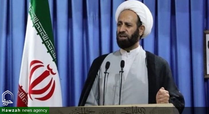 مکتب حسینی مکتب ایستادگی و مقاومت است