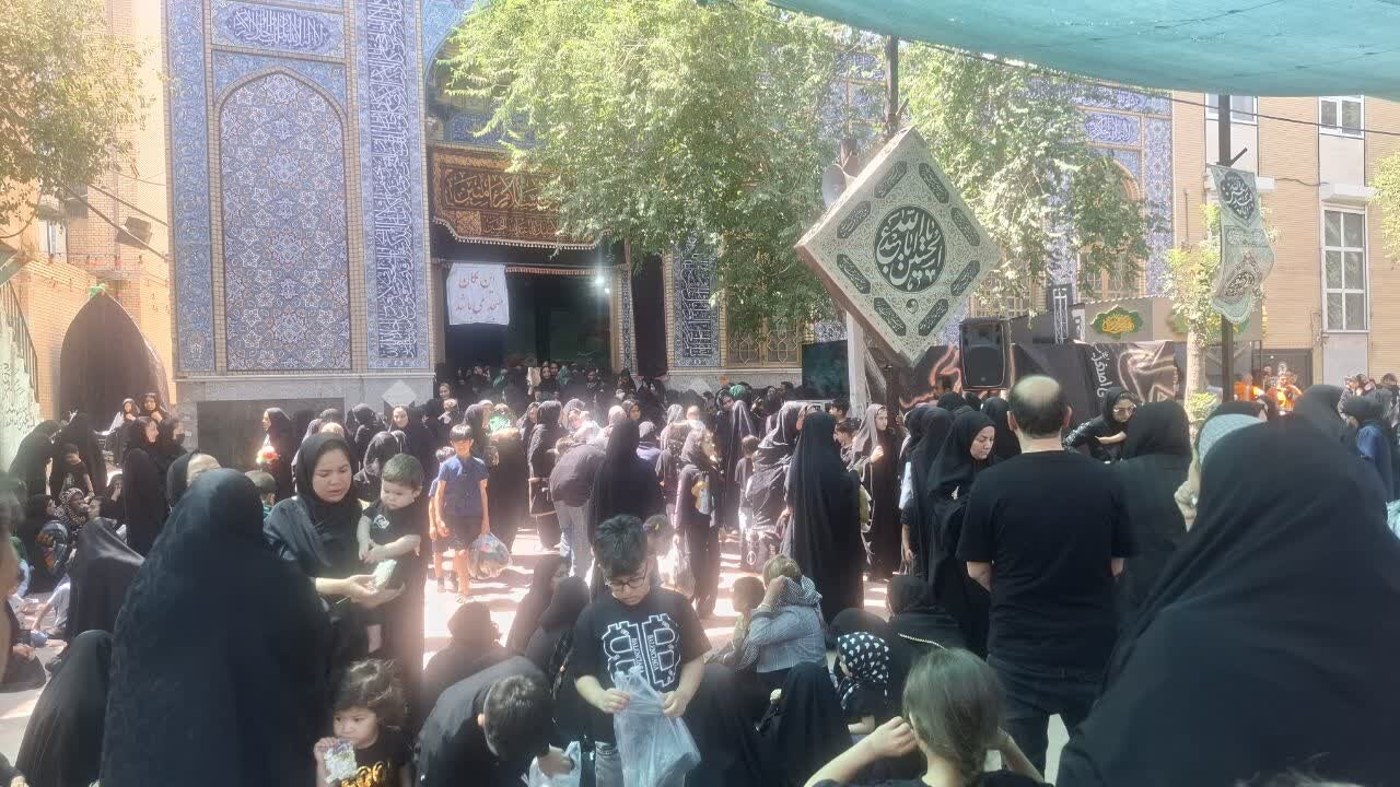 مراسم شیرخوارگان حسینی درهیئت شاهزاده علی اصغر کاشان برگزارشد+فیلم و عکس