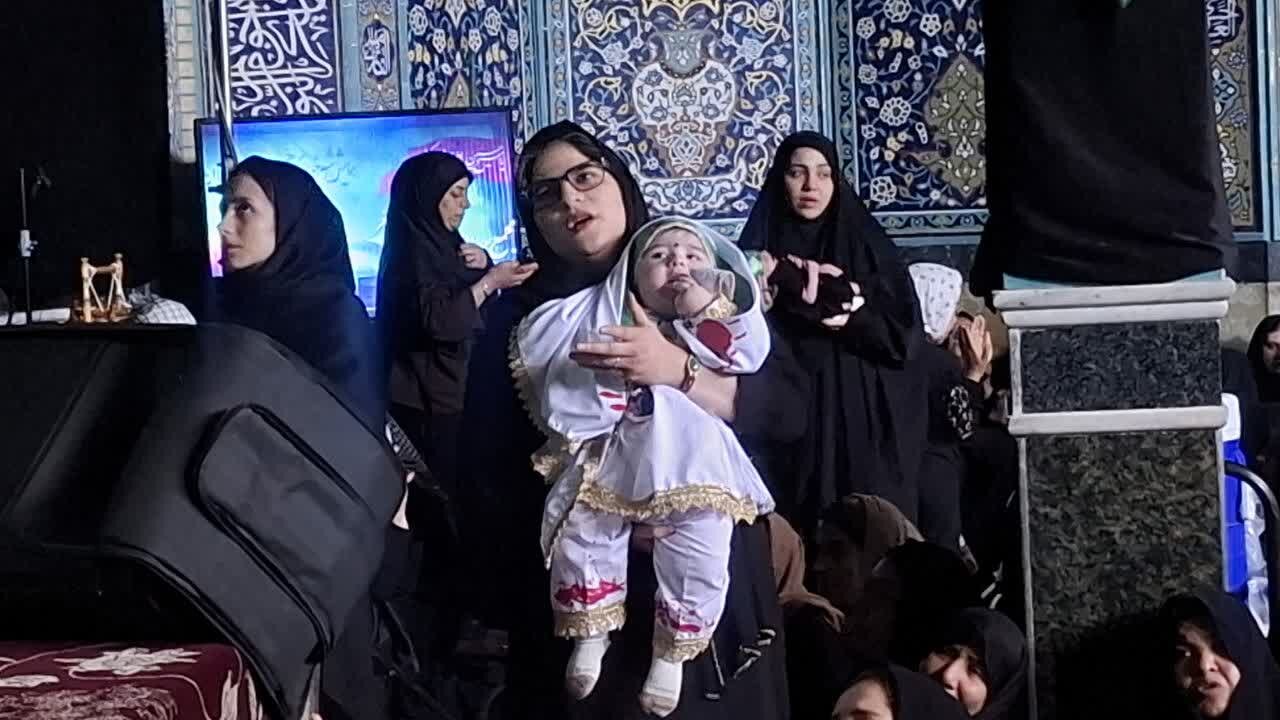 مراسم شیرخوارگان حسینی درهیئت شاهزاده علی اصغر کاشان برگزارشد+فیلم و عکس