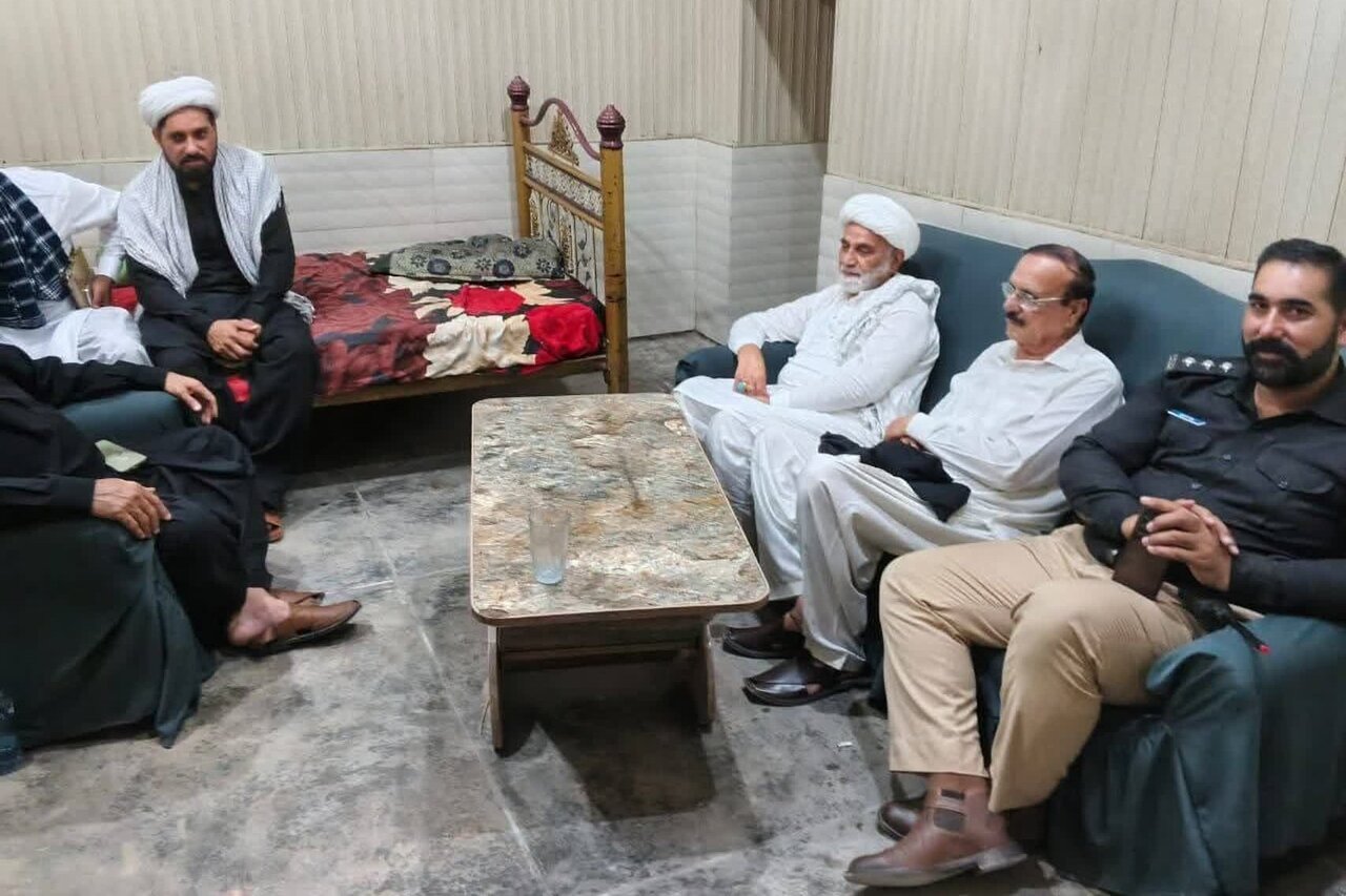علامہ محمد رمضان توقیر کا ڈیرہ اسماعیل خان میں مختلف امام بارگاہوں کا دورہ / اتحاد و ہم آہنگی پر زور