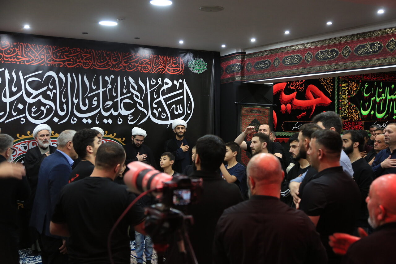 تأکید بر آگاهی در عبادت و پیام‌های ماندگار عاشورا در مراسم شب چهارم محرم مسکو
