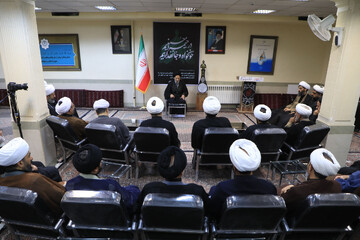 امروز بیش از هر زمان دیگری به تبیین حقایق نیاز داریم.