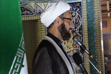 مکتب امام حسین(ع) مکتب پیروزی خون بر شمشیر است