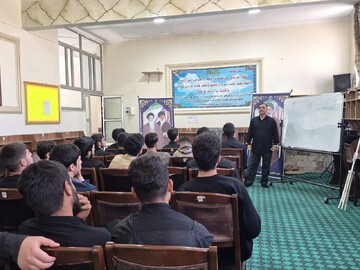 تصاویر/ نشست تبیینی تحلیلی مسائل روز در مدرسه علمیه جعفریه خلخال