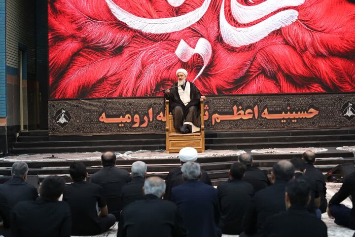 تصاویر/ مراسم سوگواری شب پنجم محرم در حسینیه اعظم عاشقان ثارالله ارومیه