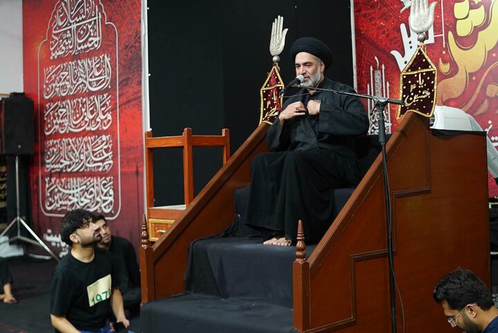 تصاویر/مسجد و امام بارگاہ المحسن کراچی میں عشرۂ محرم کی تیسری مجلسِ عزاء کا انعقاد