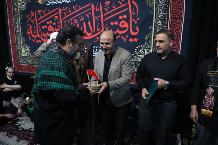 تصاویر / آیین تجلیل از "پیرغلامان حسینی شهرستان قزوین  همزمان با شب چهارم  ماه محرم