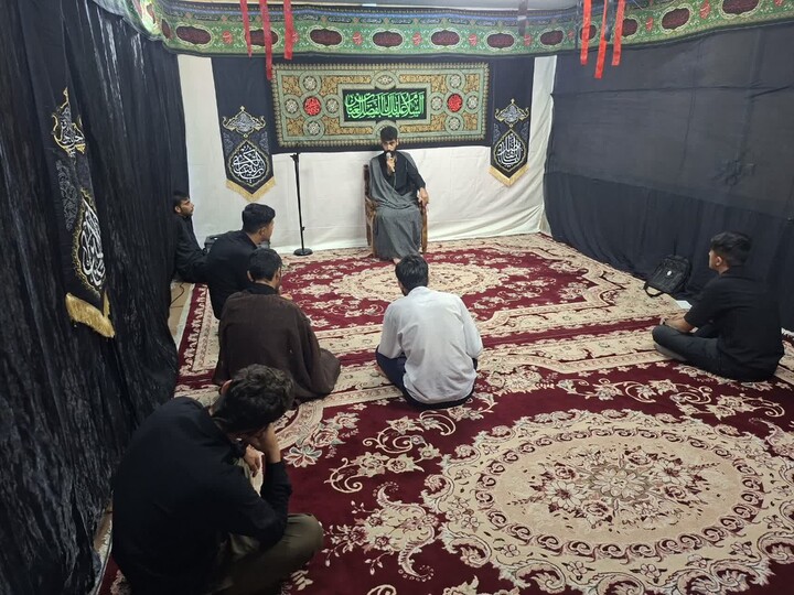 تصاویر / برگزاری مراسم عزاداری ماه محرم در مدرسه علمیه صاحب الزمان اسدآباد