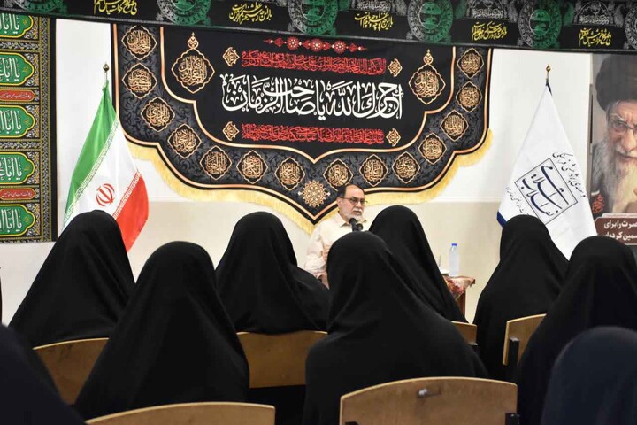 زن مسلمان در میدان تبیین، مقاومت و تمدن‌سازی نقش‌آفرین است