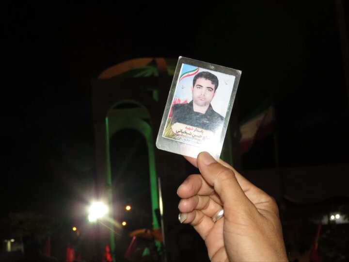 تصاویر/ بیعت مردم کاکی با رهبر انقلاب