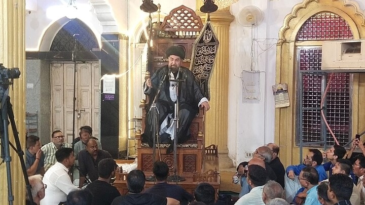 تصاویر/ برگزاری مجلس عزاداری دههٔ محرم‌الحرام در امام‌بارهٔ غفران‌مآب(ره) لکهنو، هند