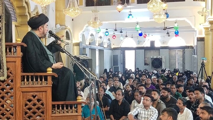 تصاویر/ برگزاری مجلس عزاداری دههٔ محرم‌الحرام در امام‌بارهٔ غفران‌مآب(ره) لکهنو، هند