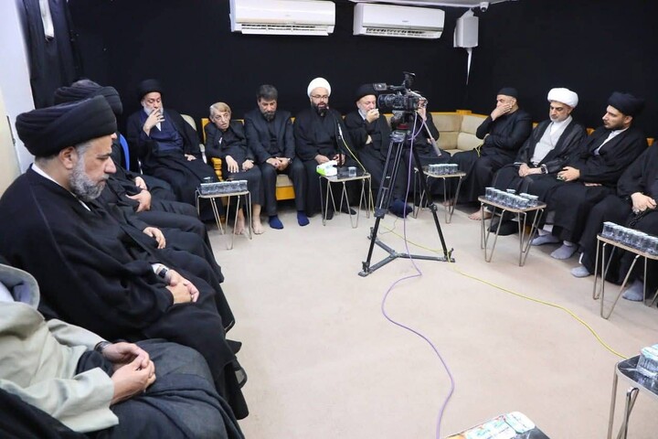 تصاویر/ برگزاری دهه مجالس محرم در دفتر آیت‌الله العظمیٰ شیخ بشیر نجفی نجف اشرف