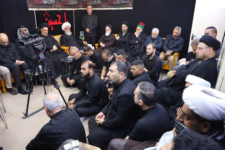 تصاویر/ برگزاری دهه مجالس محرم در دفتر آیت‌الله العظمیٰ شیخ بشیر نجفی نجف اشرف