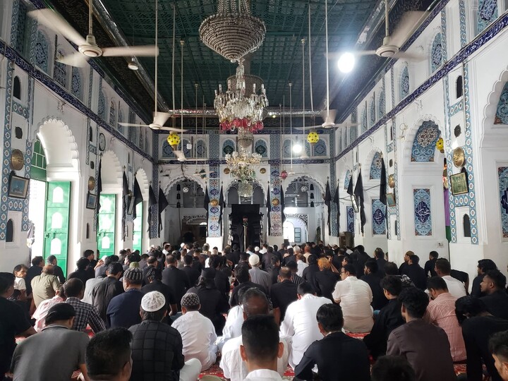 تصاویر/ حال‌وهوای معنوی نماز جمعه در ماه محرم‌الحرام در شهر داکا، بنگلادش