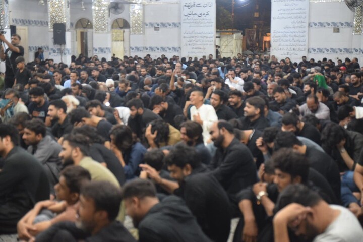 تصاویر/ فضای معنوی دههٔ محرم با برگزاری مجالس عزاداری جلوه‌گر شد در ملیر کراچی