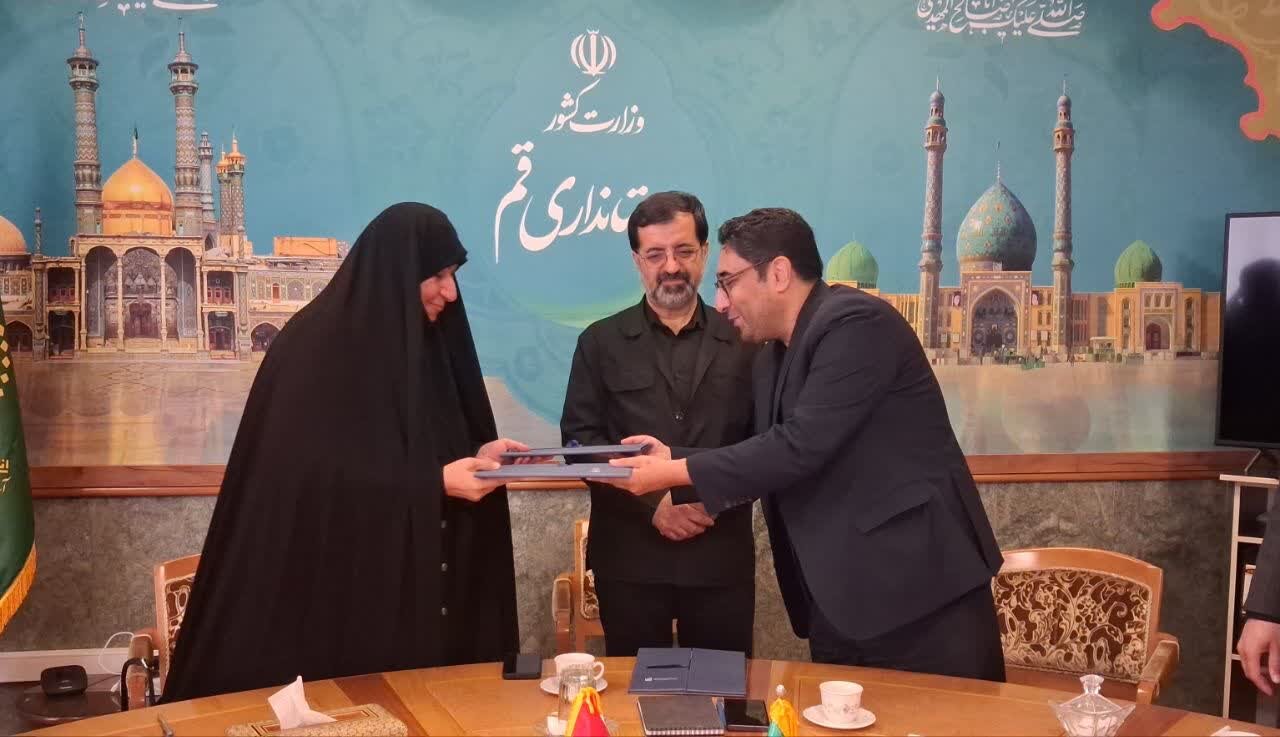 گزارش تصویری/ امضای تفاهم‌نامه راه‌اندازی نخستین فضای کار اشتراکی بانوان در جامعه‌الزهرا(س)