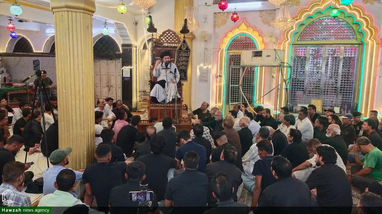 تصاویر/ برگزاری مجلس عزاداری دههٔ محرم‌الحرام در امام‌بارهٔ غفران‌مآب(ره) لکنو هند