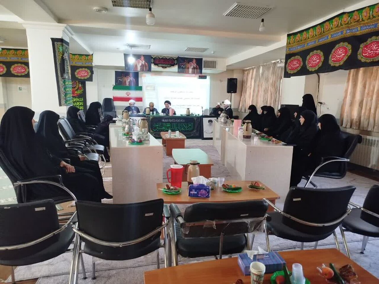 تأکید نماینده ولی فقیه در لرستان بر مدیریت یادگیری و هدایت گری در حوزه های علمیه