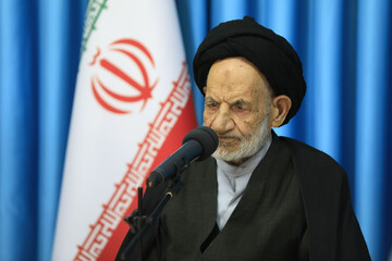 نماینده ولی فقیه در خراسان جنوبی:  دشمن برای سلطه به دنبال خروج جامعه از مدار قانون است