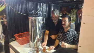 تصاویر/ عزاداری سنتی شب ششم محرم در قدمگاه هیئت حضرت ابوالفضل(ع) سفید شهر