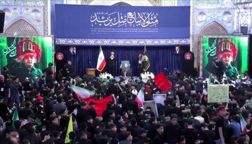 تجدید بیعت نوجوانان مشهدی در آیین «احلی من العسل» با آرمان‌های عاشورا و ولایت