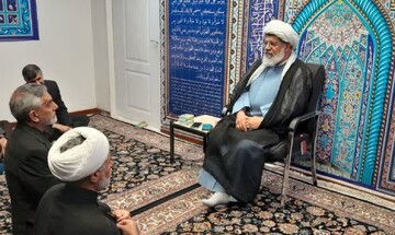 شناخت دشمن و پایبندی به امامت کلید عبور از بحران‌ها است
