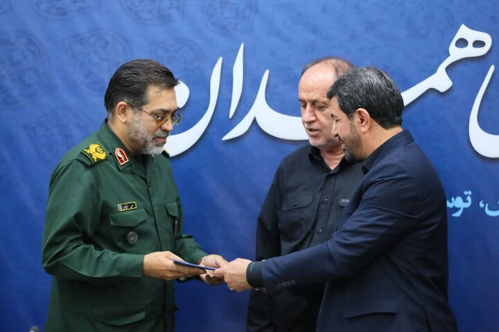 تصاویر /  جلسه ستاد برگزاری مراسم وداع و تشییع پیکر قائد شهید در همدان