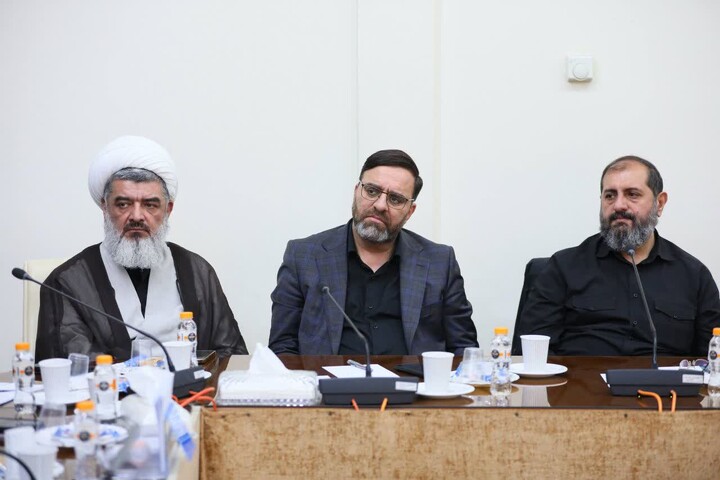 تصاویر /  جلسه ستاد برگزاری مراسم وداع و تشییع پیکر قائد شهید در همدان