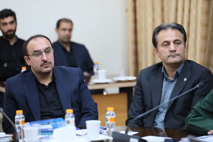 تصاویر /  جلسه ستاد برگزاری مراسم وداع و تشییع پیکر قائد شهید در همدان