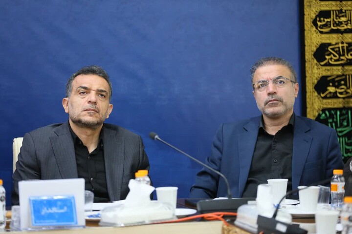 تصاویر /  جلسه ستاد برگزاری مراسم وداع و تشییع پیکر قائد شهید در همدان