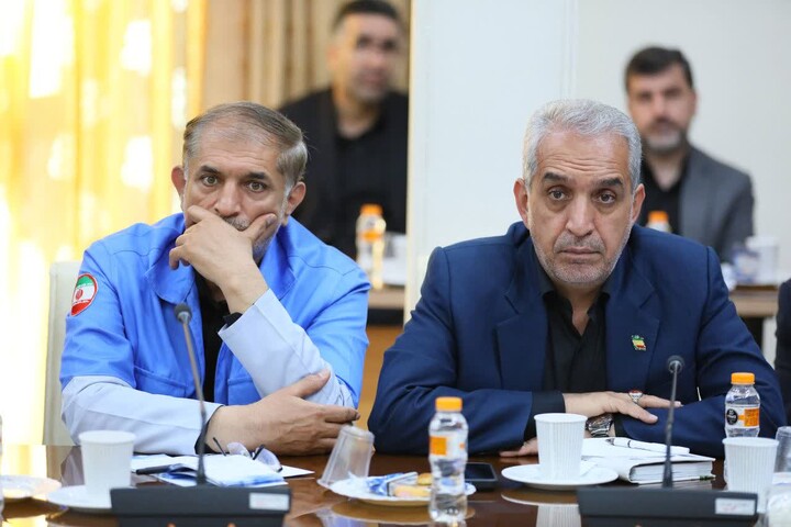 تصاویر /  جلسه ستاد برگزاری مراسم وداع و تشییع پیکر قائد شهید در همدان
