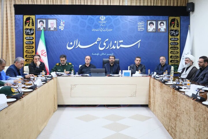 تصاویر /  جلسه ستاد برگزاری مراسم وداع و تشییع پیکر قائد شهید در همدان