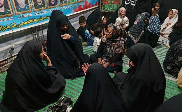 تصاویر/ برگزاری گسترده برنامه‌های قرآنی و فرهنگی در مدارس علمیه خواهران کردستان