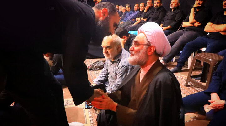 تصاویر/ حضور نماینده ولی فقیه در استان گیلان در هیئت های عزاداری شهر رشت